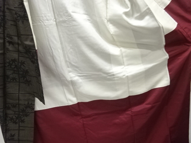  楓模様織り出し本場泥大島紬着物(5マルキ)